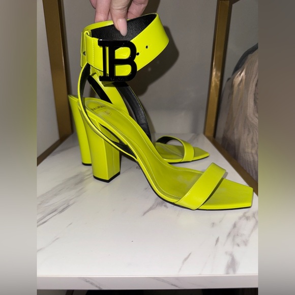 BALMAIN bright green heels - Picture 2 of 8
